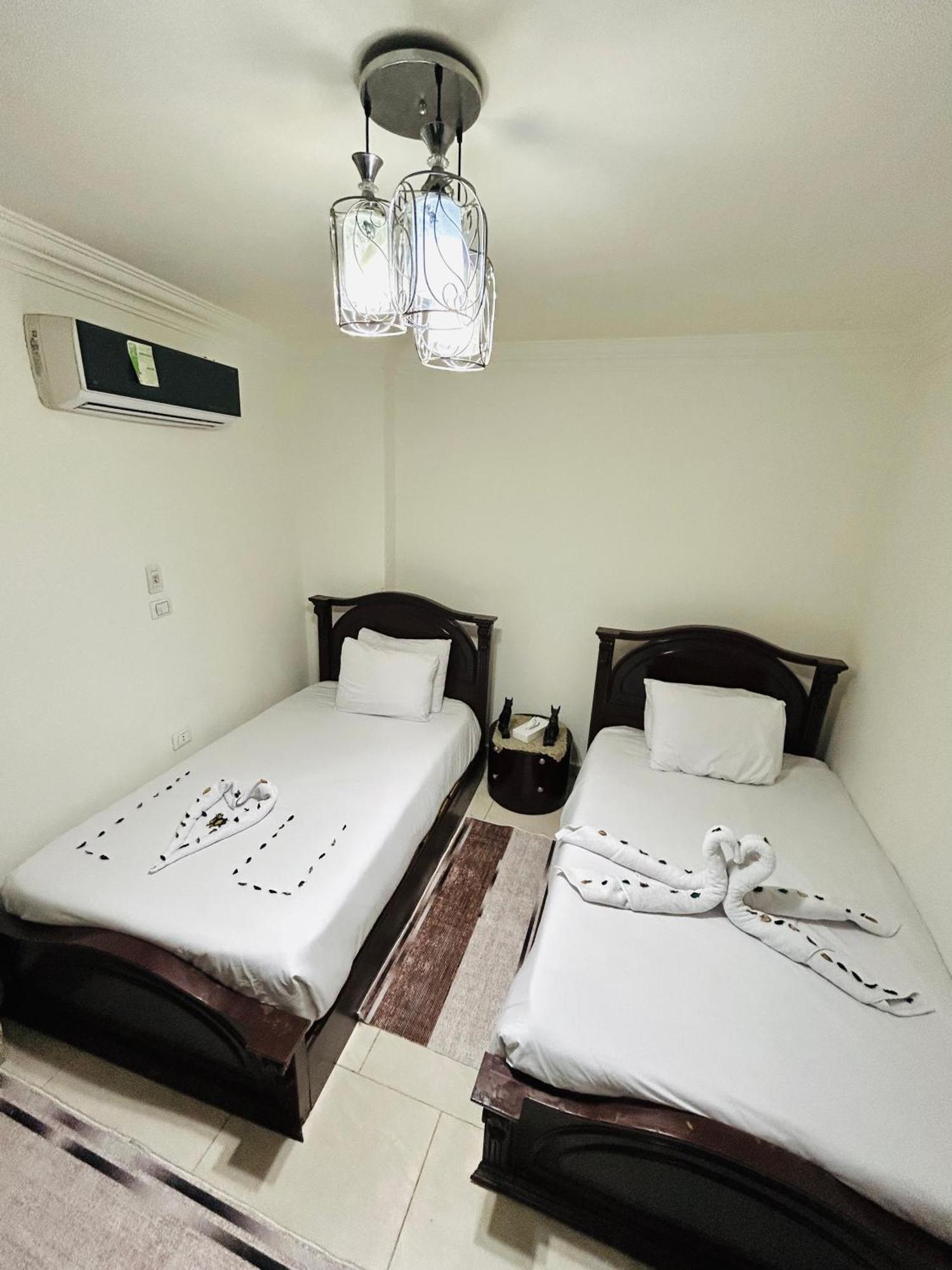 Bastet Pyramids View Apartment